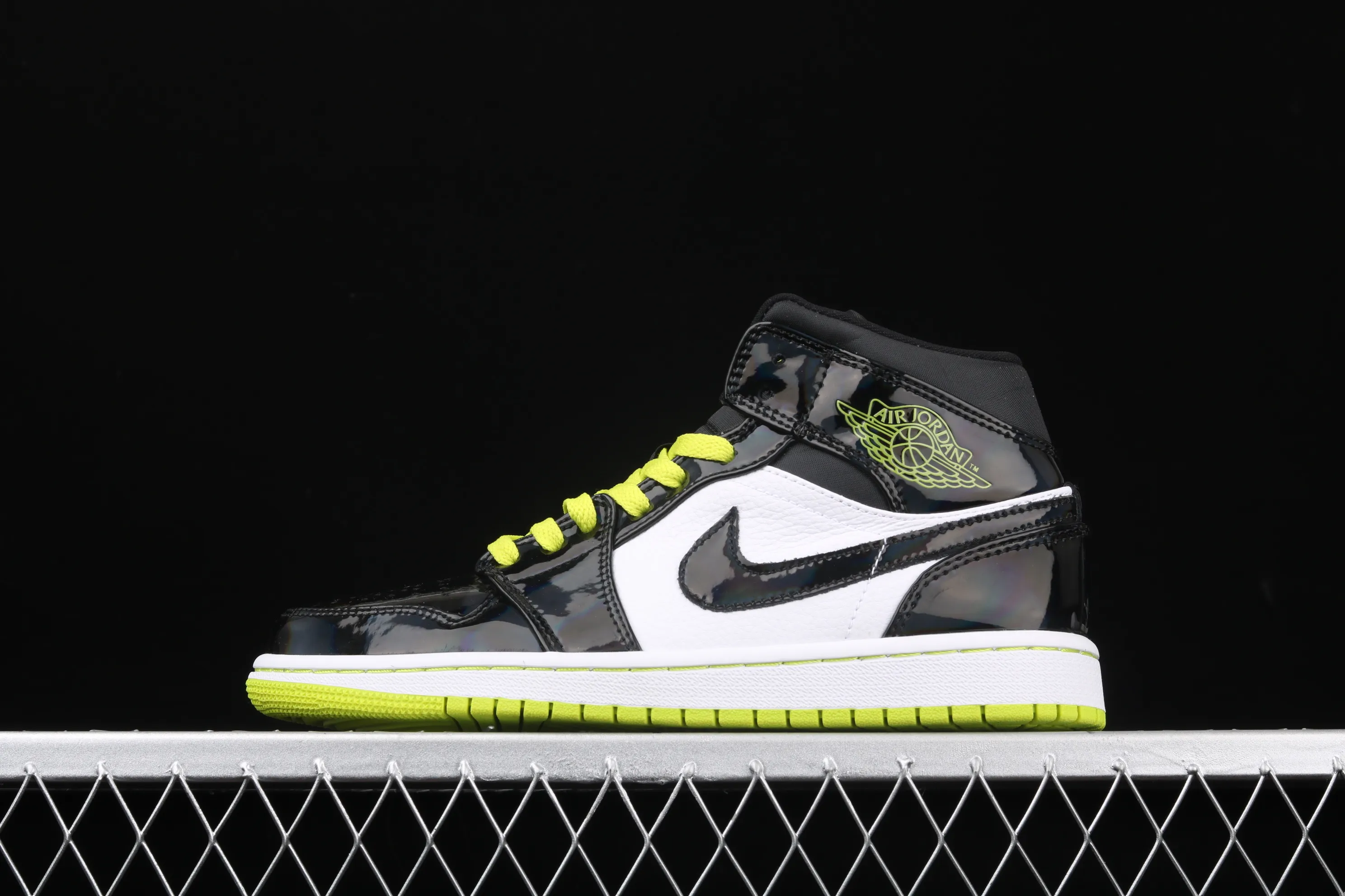 All categories Air Jordan Jordan series basketball shoes Air Jordan 1 Mid Air Jordan 1 Mid SE AJ1 Joe 1 black colorful chameleon green apple green BQ6931-003